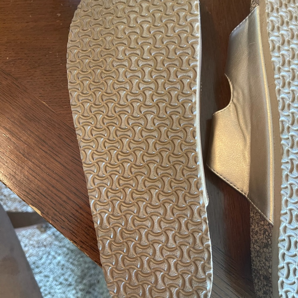 New Sandals! - Picture 3 of 3